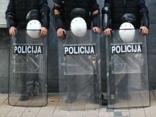 police in serbia beta stop