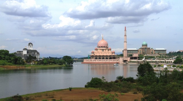 3. Putra Camii Putrajaya, Malezya