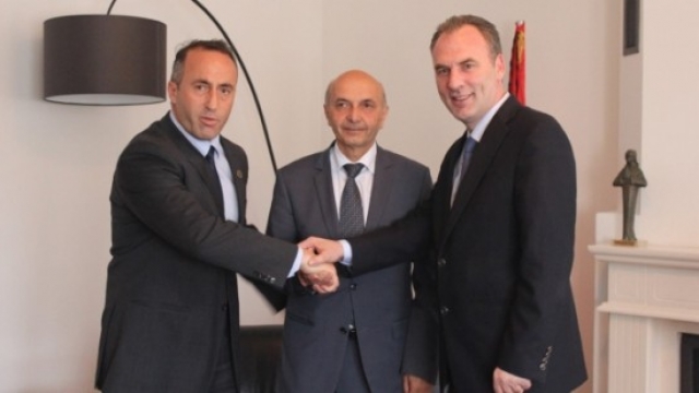 blloku-opozitar-kushtetuta-euml-sht-euml-e-qart-euml_hd