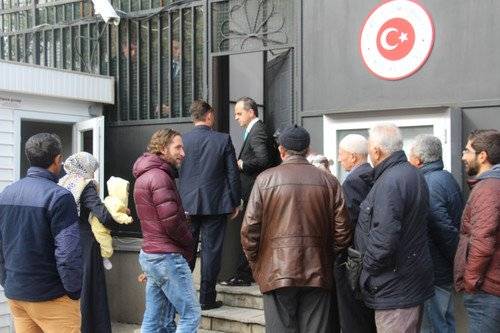 kosovada-yasayan-turk-vatandaslari-1-kasim-genel-secimleri-icin
