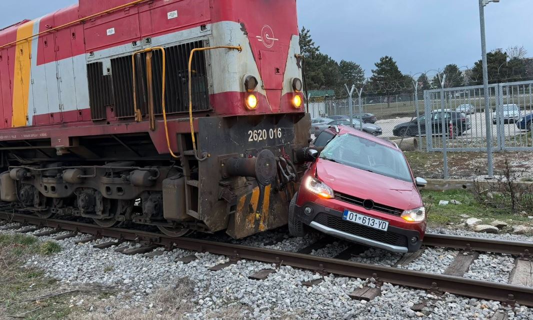 Aksidenti pranë Kazermës “Adem Jashari”, lëndohet një ushtar i FSK-së