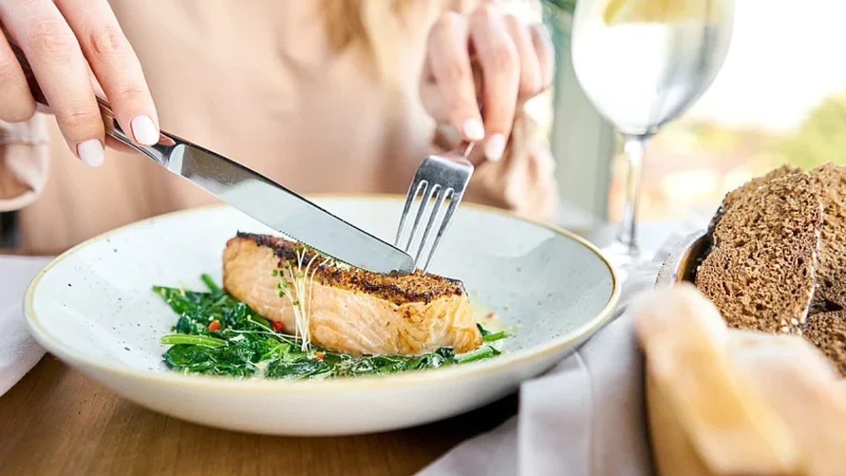 Çfarë i ndodh trurit tuaj kur hani peshk rregullisht