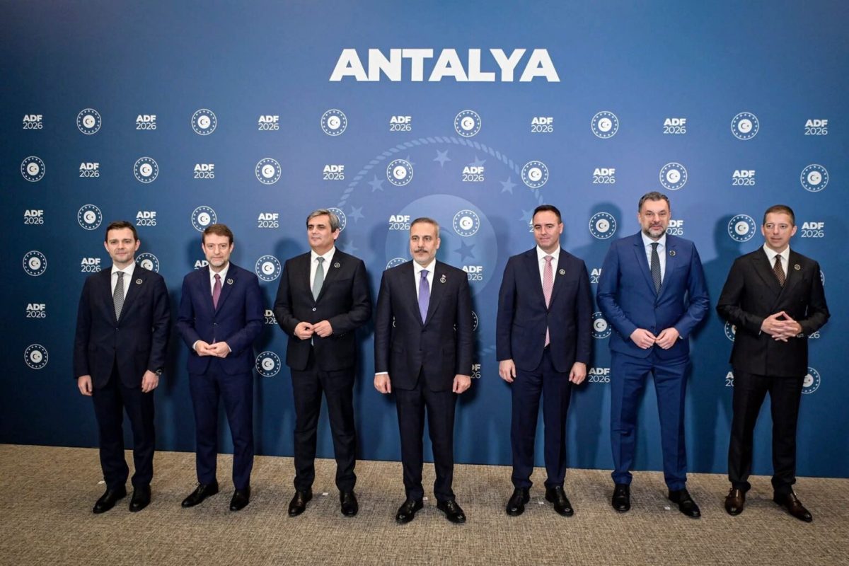 Konjufca përfaqëson Kosovën në Forumin e Antalyas, fokus te zhvillimet gjeopolitike dhe bashkëpunimi rajonal