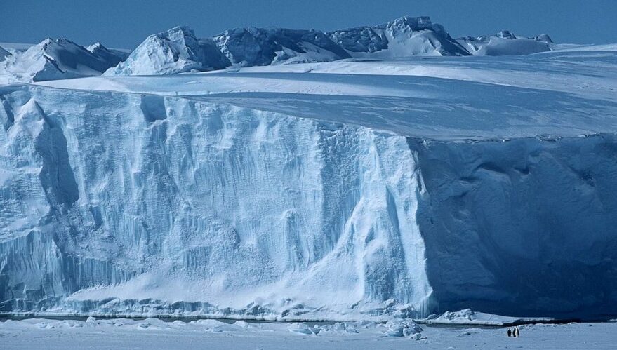 Shkencëtarët zbulojnë  lumin e lashtë  të fshehur nën Antarktidë