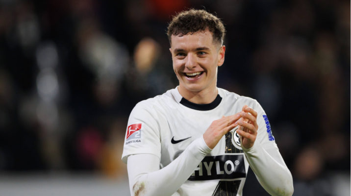 I jashtëzakonshëm Fisnik Asllani, realizon supergol ndaj Hamburgut