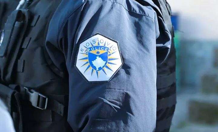 Krisma dhe dëmtim i veturës nga armët e gjuetisë në Prishtinë, polici gjen gëzhojat