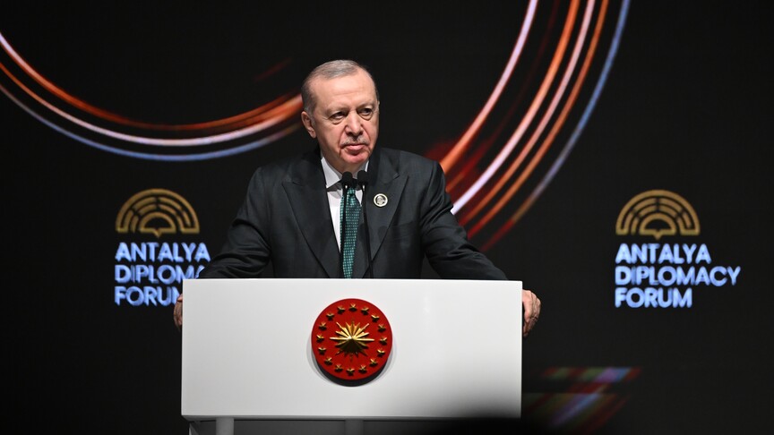Presidenti Erdogan thotë se rendi global është në “prag të rrezikshëm”, bën thirrje për diplomaci dhe stabilitet