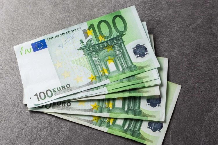 Hapet aplikimi për studentë për shtesat prej 100 eurosh