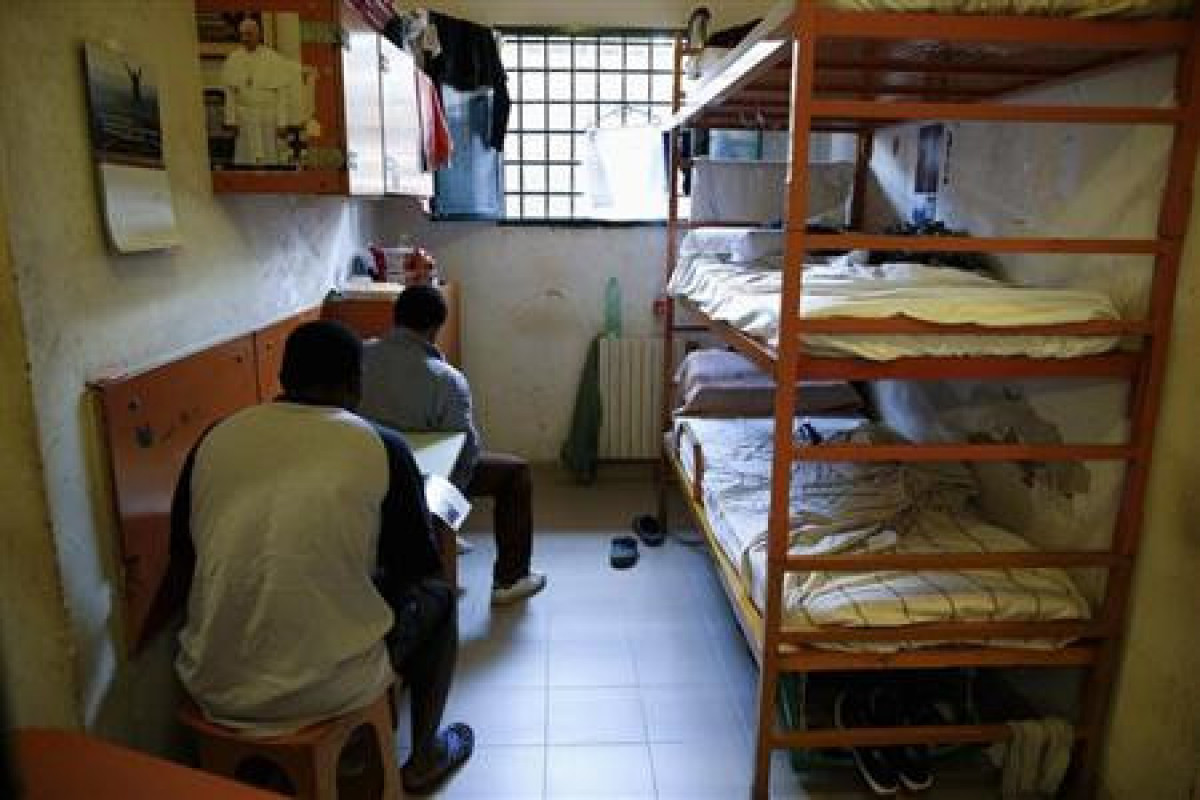 Mbipopullimi i burgjeve në Itali arrin në mbi 139 për qind, rriten vetëvrasjet dhe tensionet