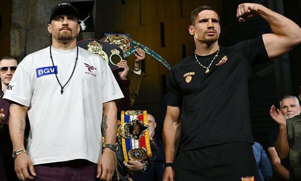 Usyk rikthehet sonte në ring, spektakël i madh pranë Piramidave të Egjiptit