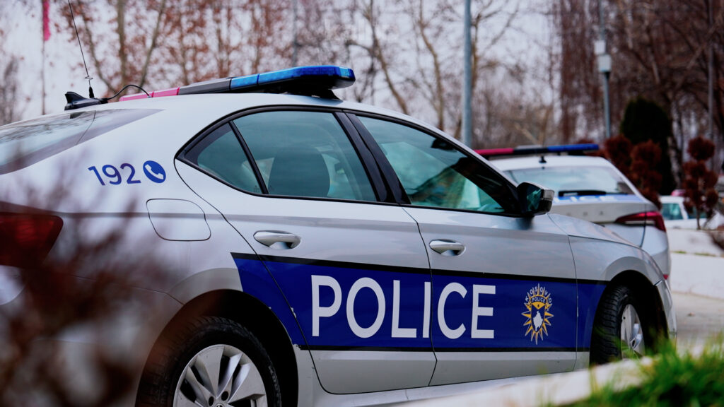 E dhimbshme: 56 vjeçari gjendet pa shenja jete në një fshat të Skenderajt