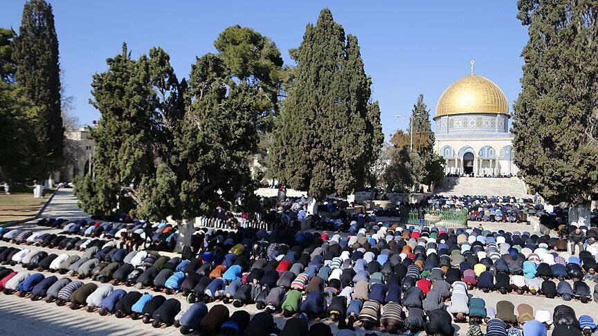 70.000 palestinezë falën namazin e xhumasë në Al-Aksa pavarësisht kufizimeve izraelite
