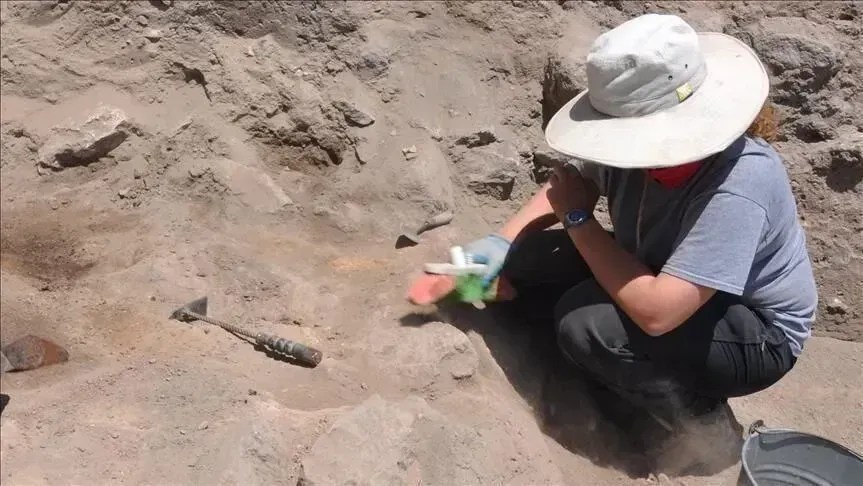 Arkeologët zbulojnë një shpellë të përdorur nga njerëzit para-neandertalë 400 mijë vjet më parë