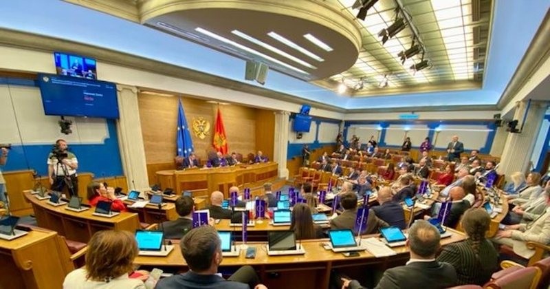Mali i Zi, i pari në Ballkan që miraton dy ditë pushim të paguara për gratë gjatë ciklit menstrual