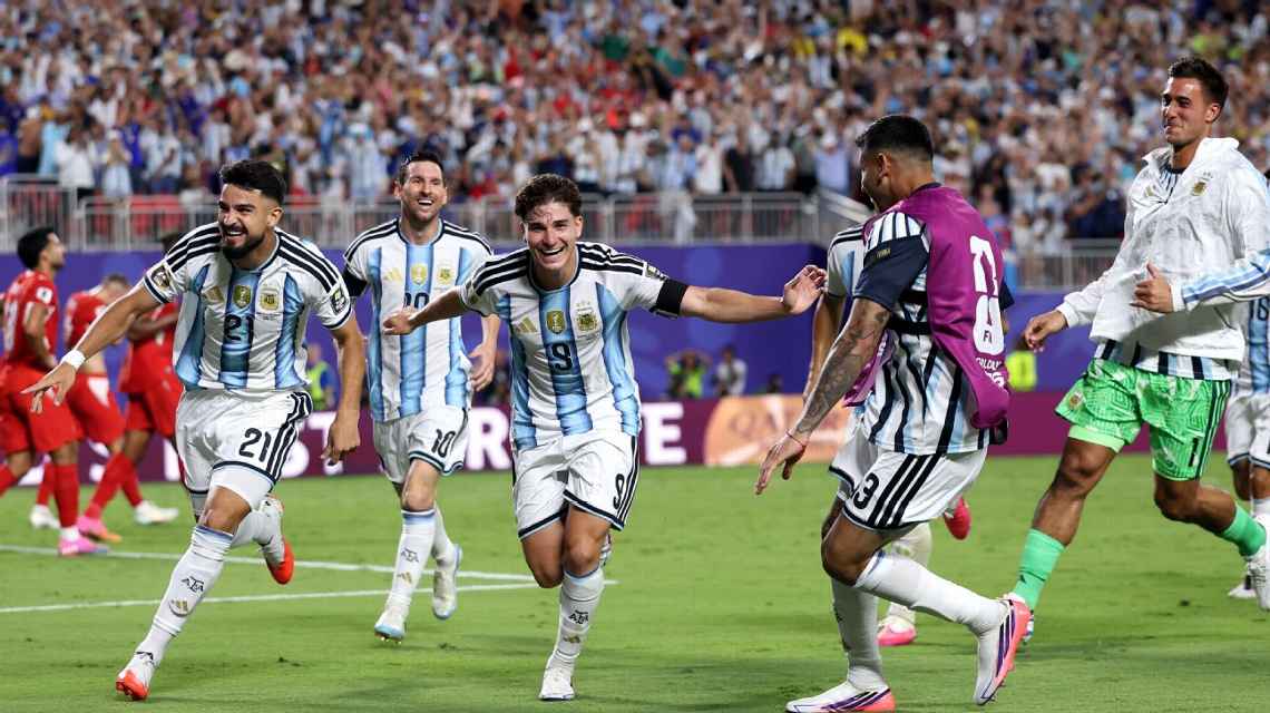 Scaloni: Nuk duhet ta ngatërrojmë politikën me futbollin