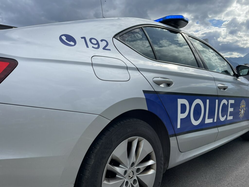 Rahovec: Gjendet një qese me kokainë në mes të rrugës