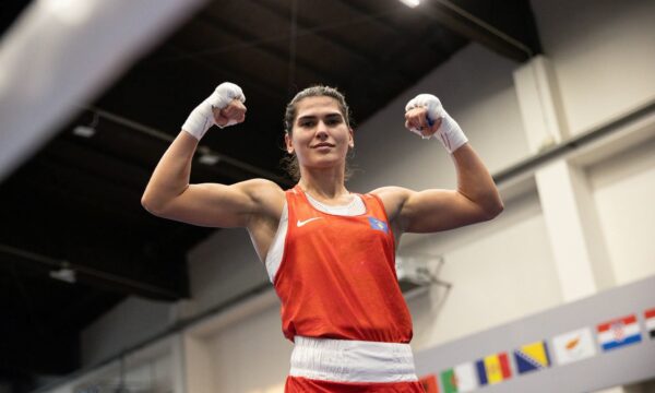 E jashtëzakonshme, Donjeta Sadiku fiton ndaj boksieres serbe – merr medaljen e artë në Lojërat Mesdhetare