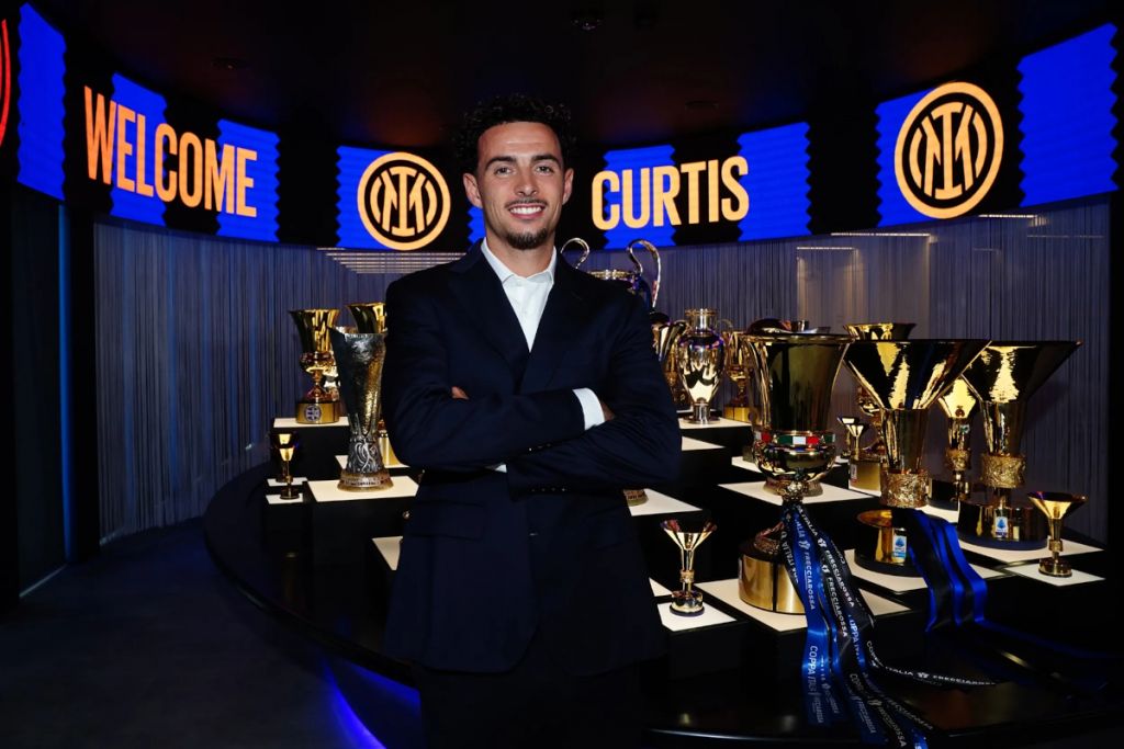 Curtis Jones zyrtarisht te Interi, largohet nga Liverpooli për 30 milionë euro