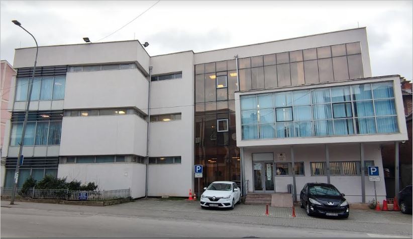 Prizren: I kërkuar nga shteti dhe ndërkombëtarët, Prokuroria kërkon paraburgimin e të dyshuarit për disa vepra