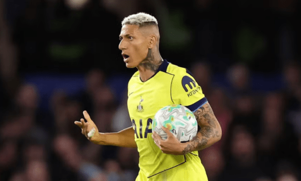 Trabzonspor interesohet për Richarlisonin, Evertoni mbetet në garë