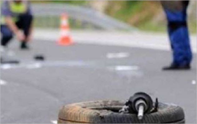 Tragjedi në rrugën Prizren- Suharekë,  humb jetën 20-vjeçari pasi vetura del nga rruga dhe rrotullohet