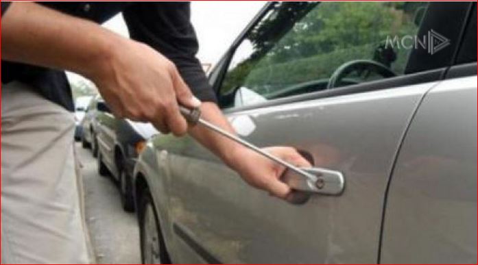 Në Prizren vidhet një veturë, policia heton rastin