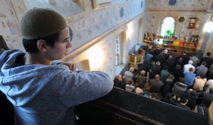 Bajram-namaz klanjan u džamijama širom BiH