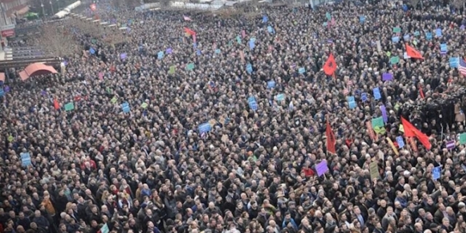 protesta opozita