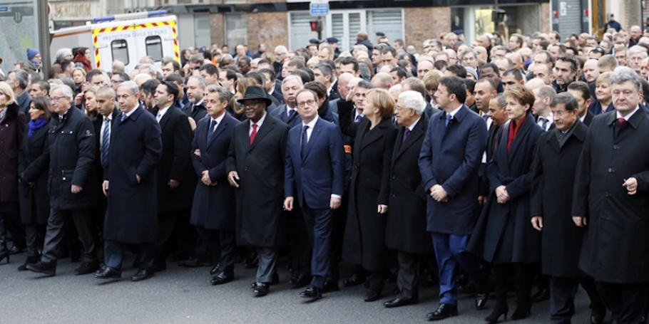 Paris'te gerçekleşen ve tüm dünya liderlerinin katıldığı Charlie Hebdo yürüyüşü [Fotoğraf: AFP]